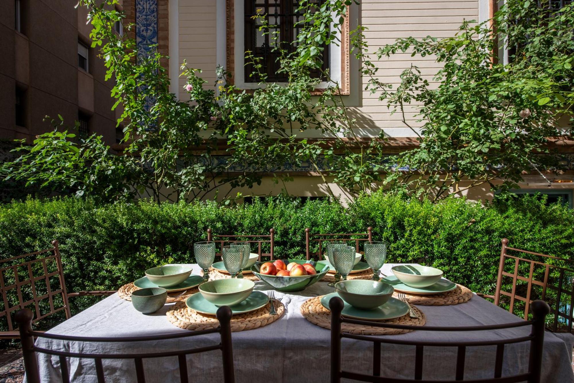 Villa Alfonso, Restored Palace House With Gardens And Monuments Views เซบีญา ภายนอก รูปภาพ